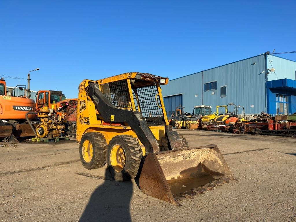 JCB 165  - מעמיס היגוי החלקה: תמונה 1 JCB 165  - מעמיס היגוי החלקה: תמונה 1