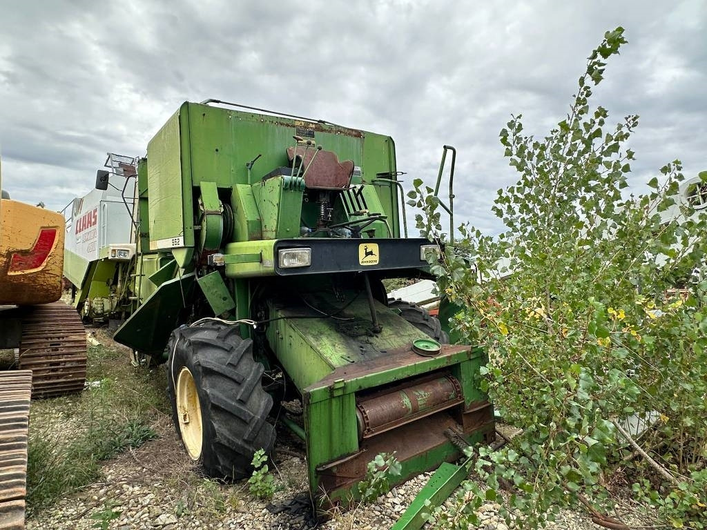 John Deere 952 FOR PARTS - מקצרת קומבינה: תמונה 1 John Deere 952 FOR PARTS - מקצרת קומבינה: תמונה 1