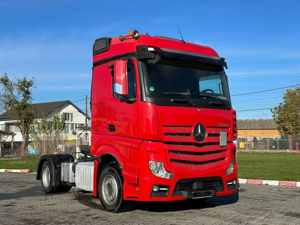 Mercedes-Benz Actros 963-4-A  - משאית תיבה: תמונה 1 Mercedes-Benz Actros 963-4-A  - משאית תיבה: תמונה 1