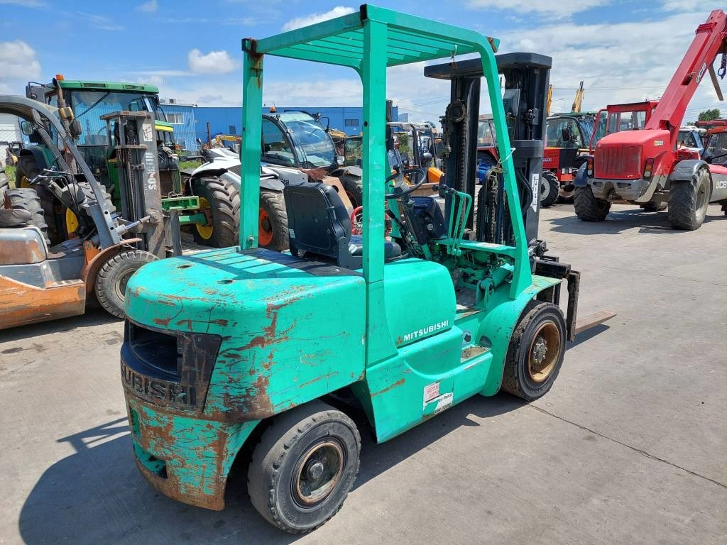 Mitsubishi FD35A - מלגזת סולר: תמונה 3 Mitsubishi FD35A - מלגזת סולר: תמונה 3