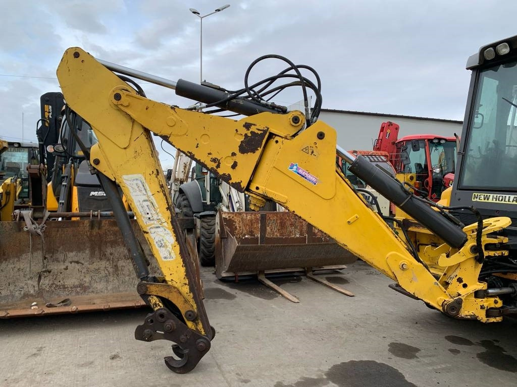 New Holland B 115 4PS - מחפרון: תמונה 5 New Holland B 115 4PS - מחפרון: תמונה 5