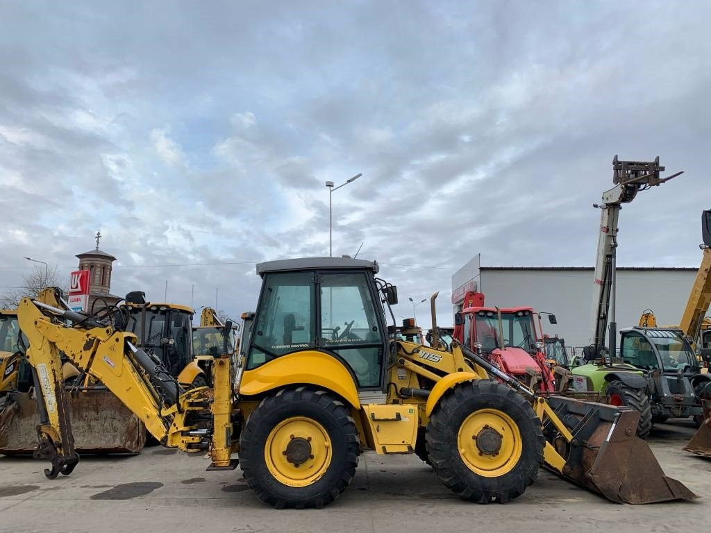 New Holland B 115 4PS - מחפרון: תמונה 3 New Holland B 115 4PS - מחפרון: תמונה 3