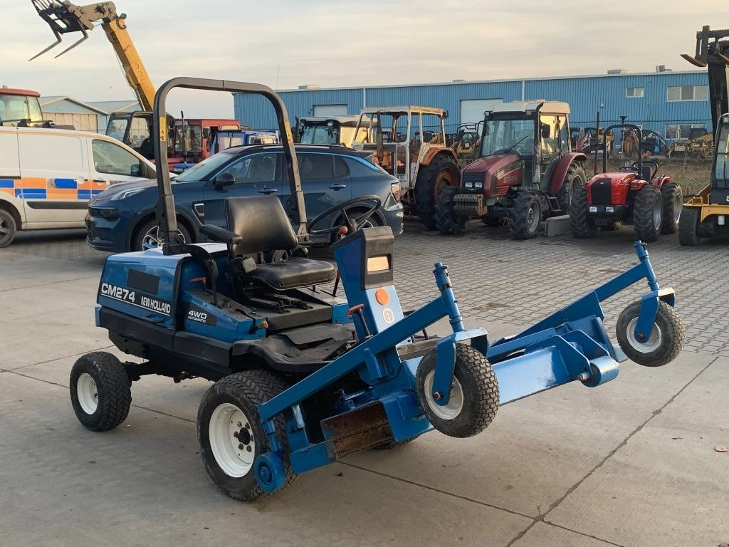 New Holland CM 274 - מכסחת גינה: תמונה 1 New Holland CM 274 - מכסחת גינה: תמונה 1