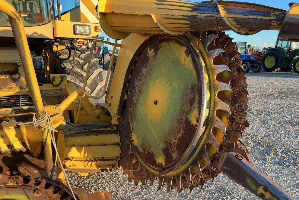 New Holland FX 300 - מקצרת קומבינה: תמונה 5 New Holland FX 300 - מקצרת קומבינה: תמונה 5