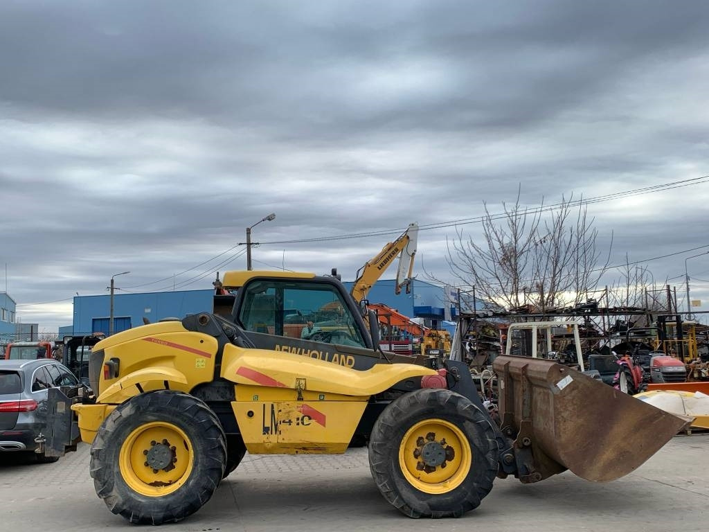 New Holland LM 410 - מפעיל טלסקופי: תמונה 3 New Holland LM 410 - מפעיל טלסקופי: תמונה 3