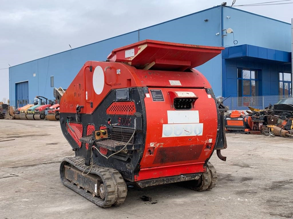 Red Rhino 5000 - מגרסה ניידת: תמונה 3 Red Rhino 5000 - מגרסה ניידת: תמונה 3
