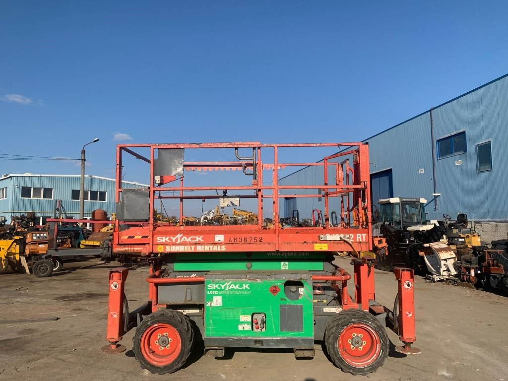 SkyJack SJ 6832 RT - מעלית מספריים: תמונה 3 SkyJack SJ 6832 RT - מעלית מספריים: תמונה 3
