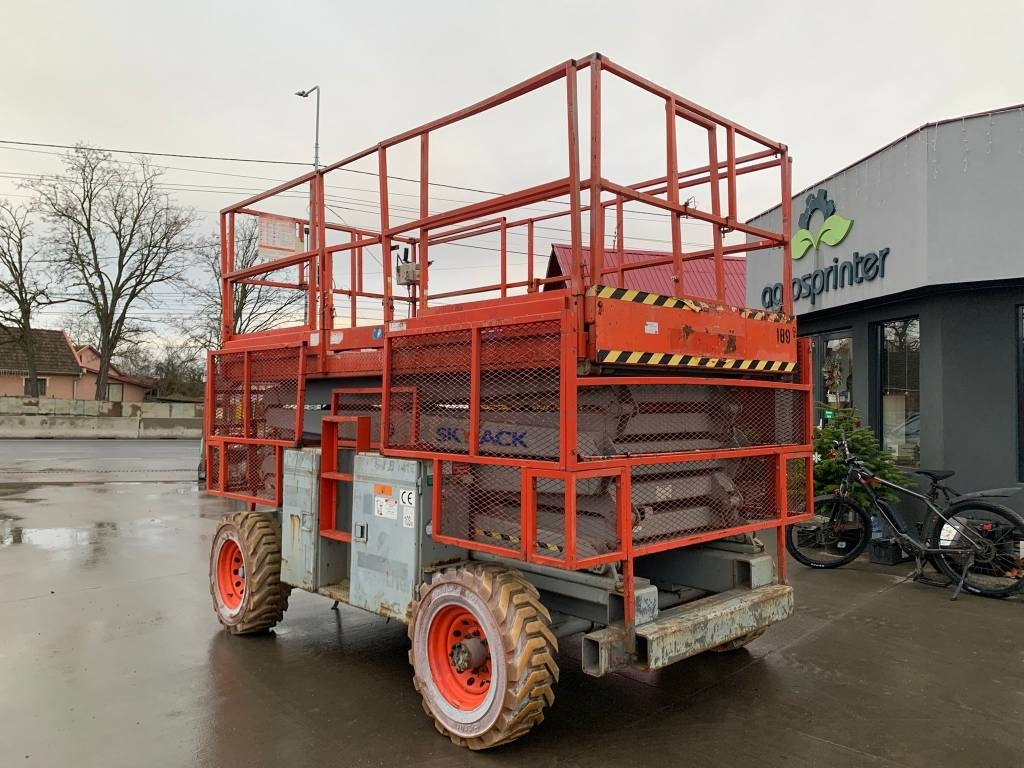 SkyJack SJ 8841 - מעלית מספריים: תמונה 5 SkyJack SJ 8841 - מעלית מספריים: תמונה 5