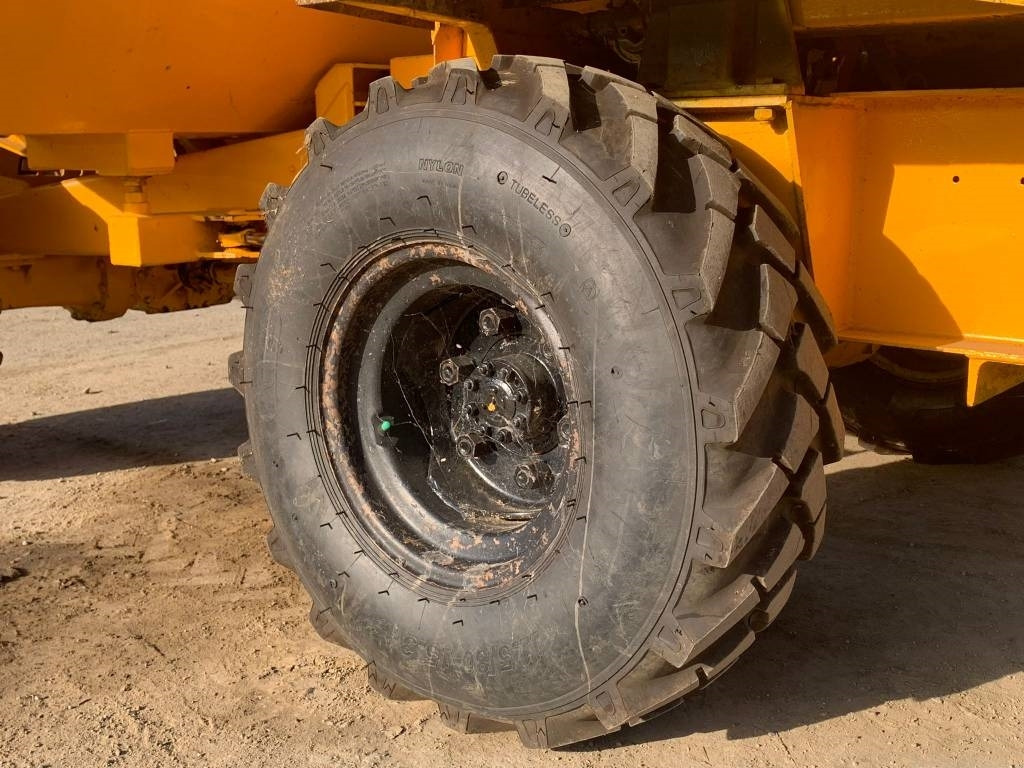 Thwaites 7000 - מיני מסיר פסולת: תמונה 4 Thwaites 7000 - מיני מסיר פסולת: תמונה 4