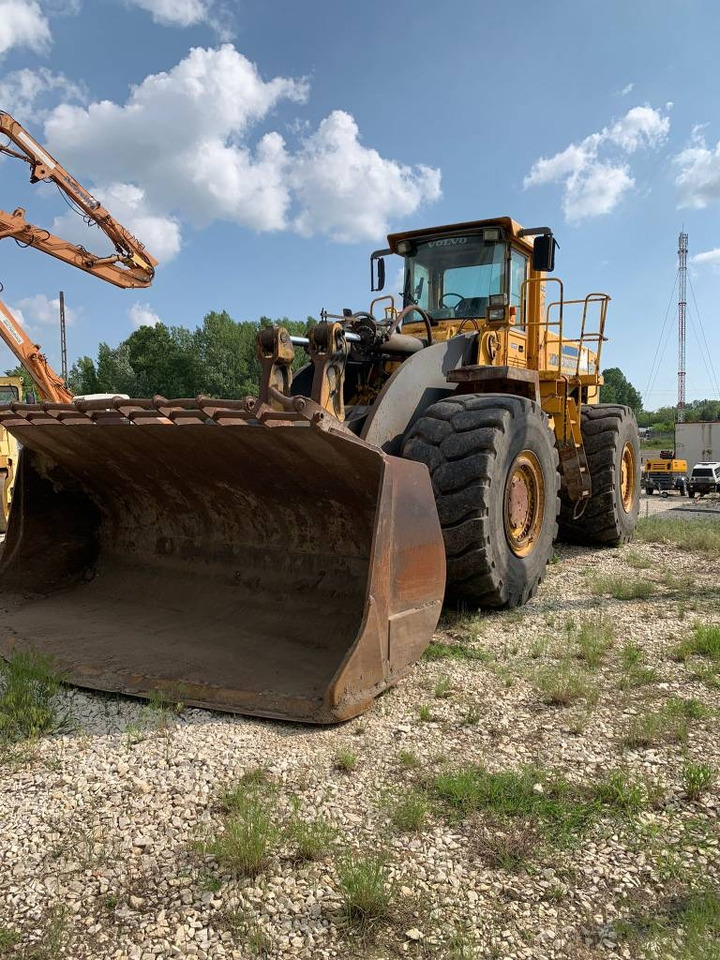 Volvo L330C  - מעמיס גלגלים: תמונה 1 Volvo L330C  - מעמיס גלגלים: תמונה 1