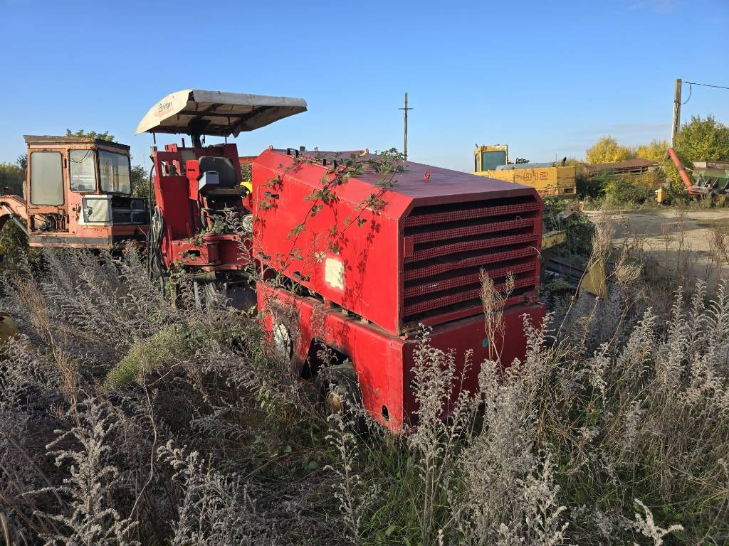 Wirtgen W 600 DC FOR PARTS - מרצף אספלט: תמונה 1 Wirtgen W 600 DC FOR PARTS - מרצף אספלט: תמונה 1