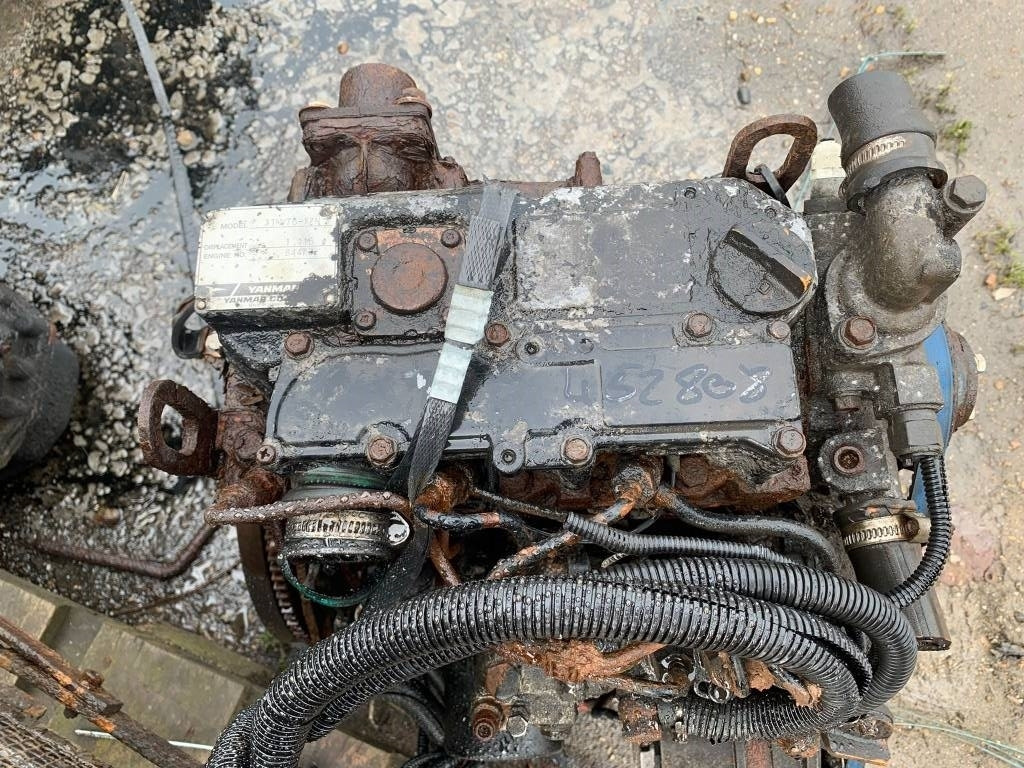 Yanmar 3TNV76 ENGINE - מנוע עבור מכונת בנייה: תמונה 2 Yanmar 3TNV76 ENGINE - מנוע עבור מכונת בנייה: תמונה 2