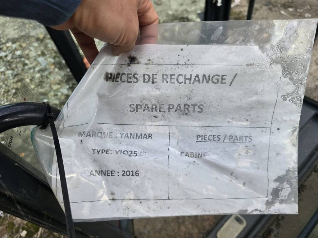 Yanmar Vio 25 Cabine - תא עבור מכונת בנייה: תמונה 4 Yanmar Vio 25 Cabine - תא עבור מכונת בנייה: תמונה 4