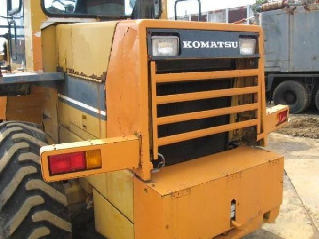 Komatsu wa100-1 - מעמיס גלגלים: תמונה 1 Komatsu wa100-1 - מעמיס גלגלים: תמונה 1