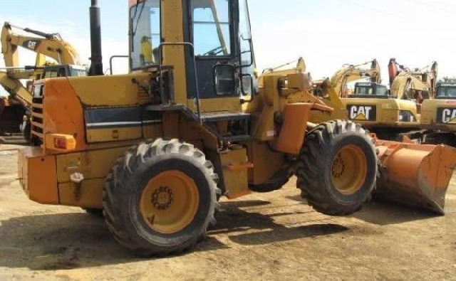 Komatsu wa100-1 - מעמיס גלגלים: תמונה 3 Komatsu wa100-1 - מעמיס גלגלים: תמונה 3