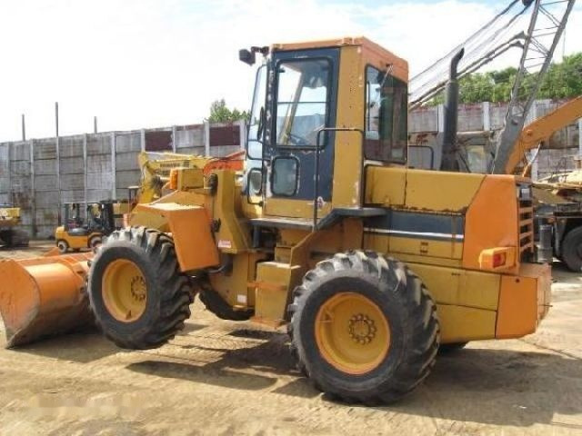Komatsu wa100-1 - מעמיס גלגלים: תמונה 4 Komatsu wa100-1 - מעמיס גלגלים: תמונה 4