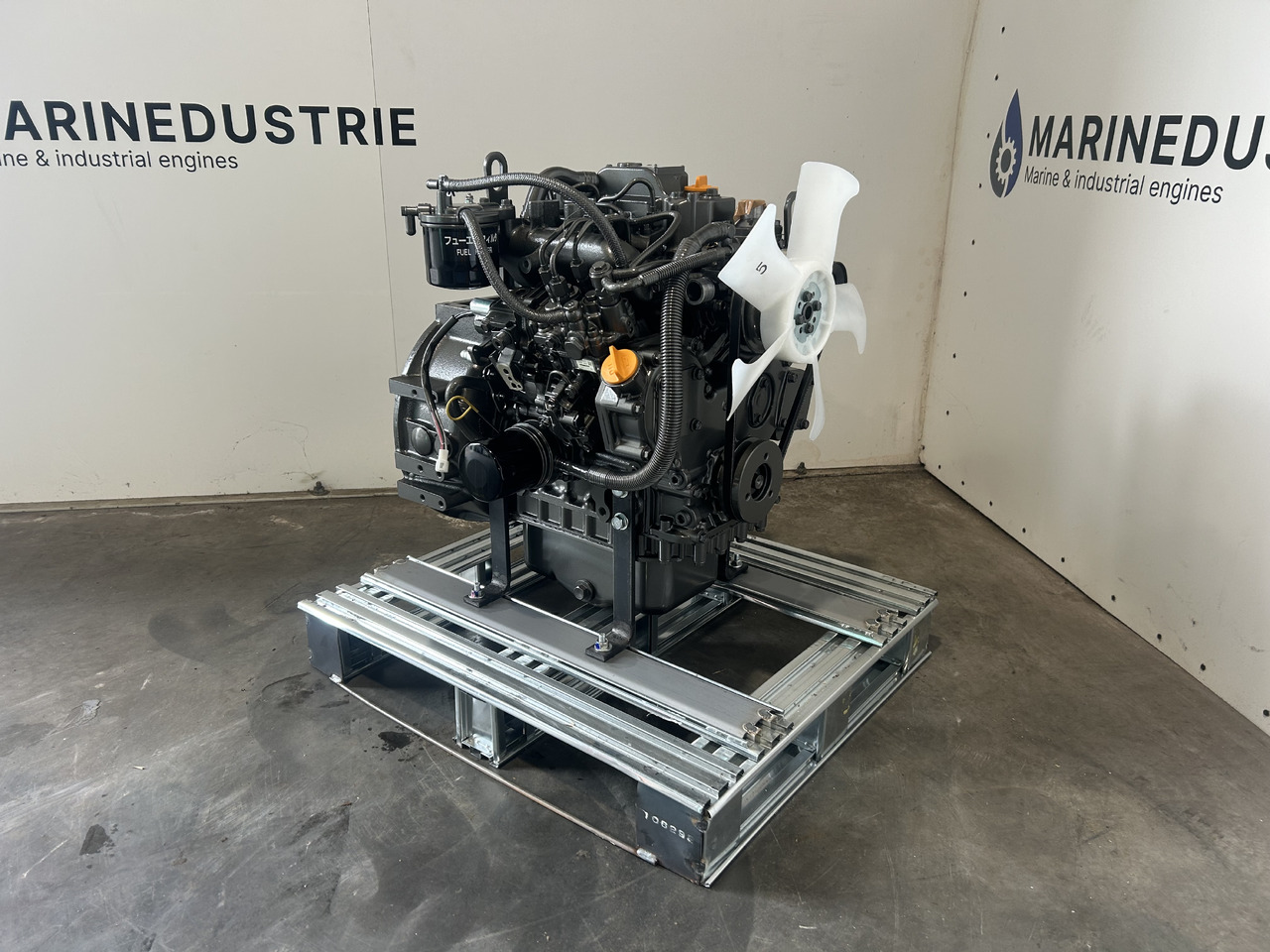 Yanmar 3TNV82A - מנוע עבור מחפר: תמונה 2 Yanmar 3TNV82A - מנוע עבור מחפר: תמונה 2