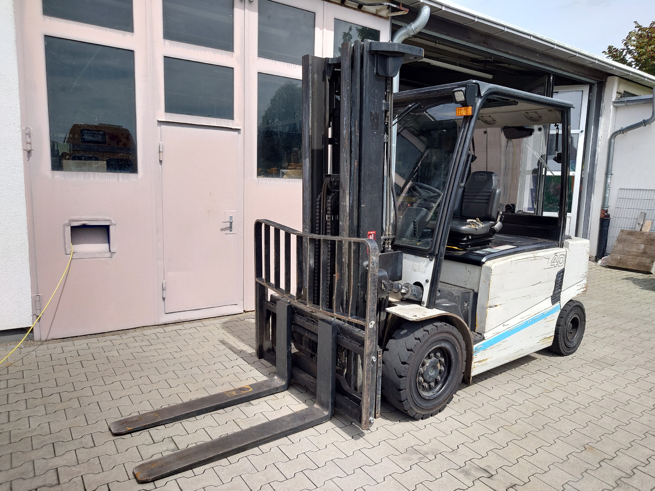 Hyundai 40B-9 - מלגזה חשמלית: תמונה 3 Hyundai 40B-9 - מלגזה חשמלית: תמונה 3