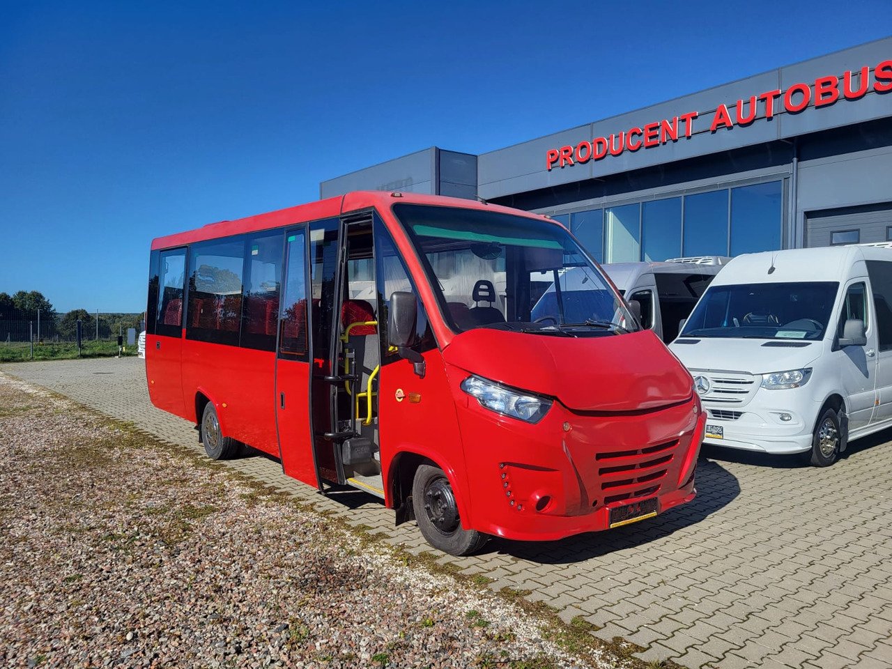 IVECO Daily Kapena- 35 Miejsc - מיניבוס, כלי רכב מסחרי לנוסעים: תמונה 1 IVECO Daily Kapena- 35 Miejsc - מיניבוס, כלי רכב מסחרי לנוסעים: תמונה 1