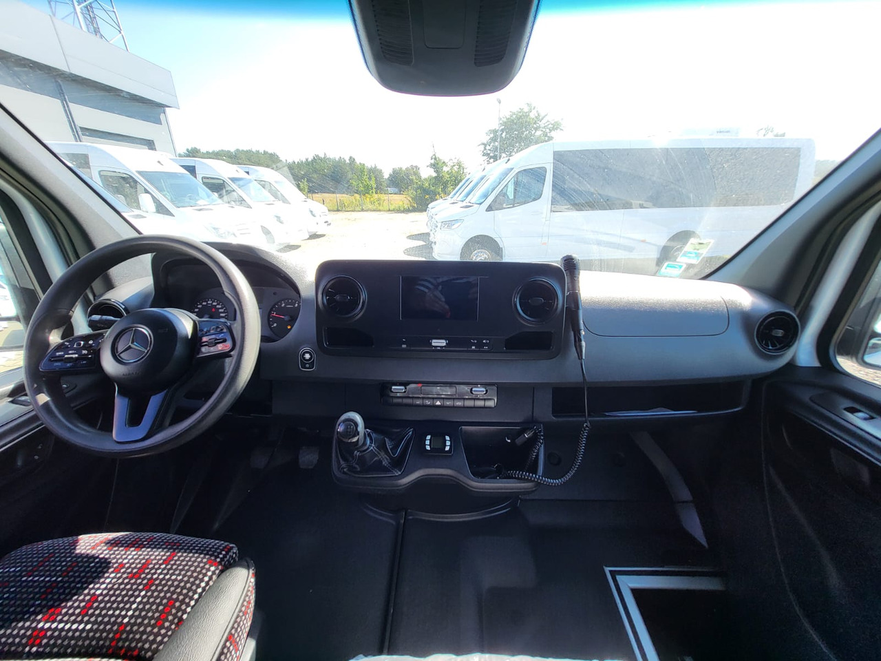 Sprinter 516 CDI 24 places + 4 standing - אוטובוס פרברים: תמונה 5 Sprinter 516 CDI 24 places + 4 standing - אוטובוס פרברים: תמונה 5