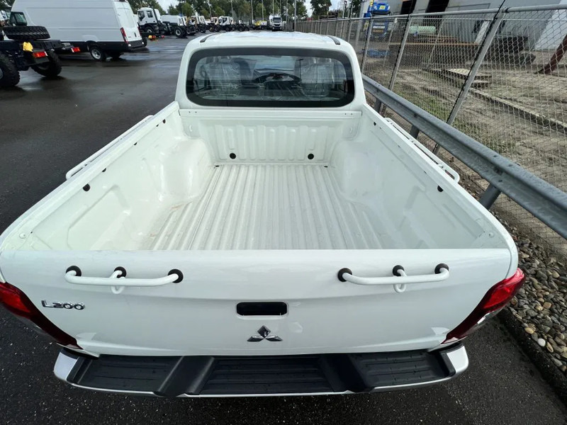 Mitsubishi L200 4x4 - 8 UNITS in WHITE 2.5 D GL Double Cab - EURO 2 - NEW!! Ready for work!!!** - טנדר, כלי רכב מסחרי קומבי: תמונה 4 Mitsubishi L200 4x4 - 8 UNITS in WHITE 2.5 D GL Double Cab - EURO 2 - NEW!! Ready for work!!!** - טנדר, כלי רכב מסחרי קומבי: תמונה 4