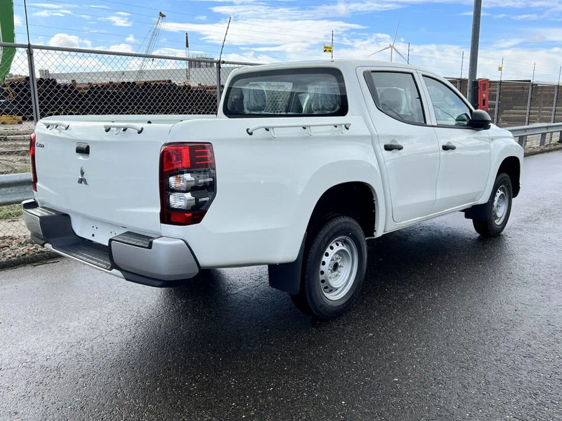 Mitsubishi L200 4x4 - 8 UNITS in WHITE 2.5 D GL Double Cab - EURO 2 - NEW!! Ready for work!!!** - טנדר, כלי רכב מסחרי קומבי: תמונה 5 Mitsubishi L200 4x4 - 8 UNITS in WHITE 2.5 D GL Double Cab - EURO 2 - NEW!! Ready for work!!!** - טנדר, כלי רכב מסחרי קומבי: תמונה 5