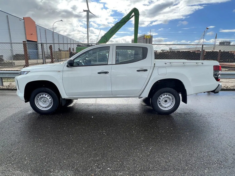 Mitsubishi L200 4x4 - 8 UNITS in WHITE 2.5 D GL Double Cab - EURO 2 - NEW!! Ready for work!!!** - טנדר, כלי רכב מסחרי קומבי: תמונה 1 Mitsubishi L200 4x4 - 8 UNITS in WHITE 2.5 D GL Double Cab - EURO 2 - NEW!! Ready for work!!!** - טנדר, כלי רכב מסחרי קומבי: תמונה 1