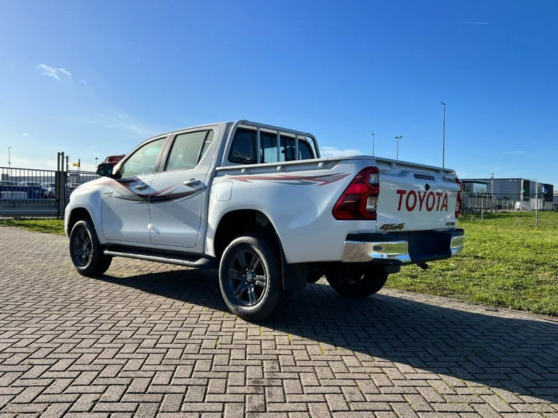 Toyota Hilux GLX SR5 4x4 - 2 UNITS IN STOCK - 2.4 D Double Cab - EURO 2 - NEW!! - טנדר, כלי רכב מסחרי קומבי: תמונה 3 Toyota Hilux GLX SR5 4x4 - 2 UNITS IN STOCK - 2.4 D Double Cab - EURO 2 - NEW!! - טנדר, כלי רכב מסחרי קומבי: תמונה 3