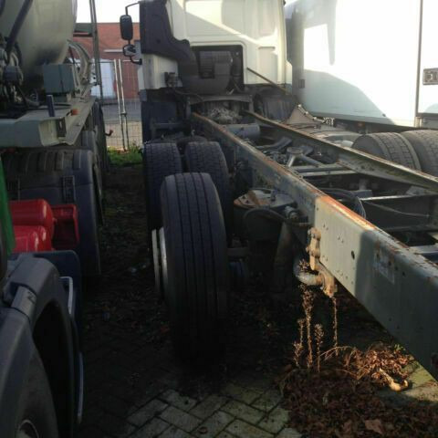 DAF CF 85-410 6X2 Blatt/Luft G.Haus Fahrgestell - משאית עם שלדת תא: תמונה 2 DAF CF 85-410 6X2 Blatt/Luft G.Haus Fahrgestell - משאית עם שלדת תא: תמונה 2
