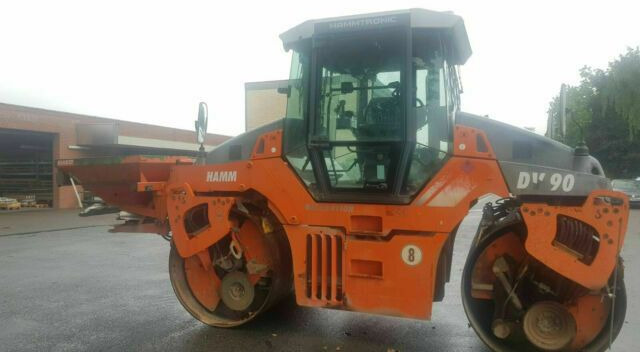 Hamm DV90 VO mit Streuer Klima Deutsche Maschine - רולר כביש: תמונה 3 Hamm DV90 VO mit Streuer Klima Deutsche Maschine - רולר כביש: תמונה 3