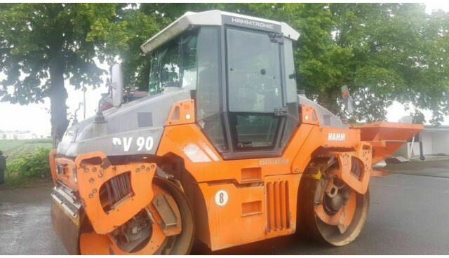 Hamm DV90 VO mit Streuer Klima Deutsche Maschine - רולר: תמונה 1 Hamm DV90 VO mit Streuer Klima Deutsche Maschine - רולר: תמונה 1