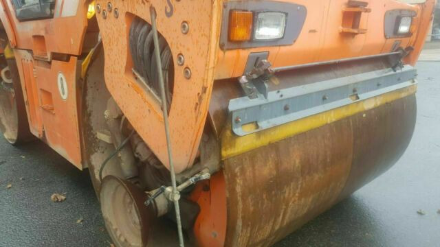 Hamm DV90 VO mit Streuer Klima German Maschine - רולר כביש: תמונה 4 Hamm DV90 VO mit Streuer Klima German Maschine - רולר כביש: תמונה 4