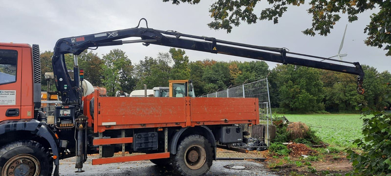 Iveco ML110-220 4x4 mit Kran+Funk - משאית צד נופל/ שטוחה, משאית מנוף: תמונה 2 Iveco ML110-220 4x4 mit Kran+Funk - משאית צד נופל/ שטוחה, משאית מנוף: תמונה 2