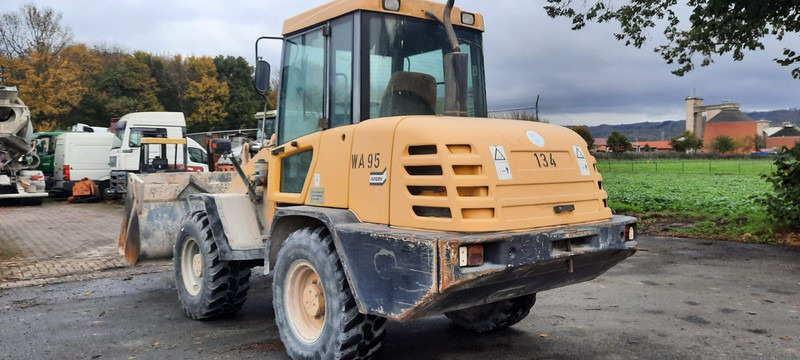 Komatsu WA95-3 - מעמיס גלגלים: תמונה 4 Komatsu WA95-3 - מעמיס גלגלים: תמונה 4