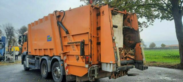MAN 26.320 Müllwagen Faun Variopress - משאית אשפה: תמונה 4 MAN 26.320 Müllwagen Faun Variopress - משאית אשפה: תמונה 4