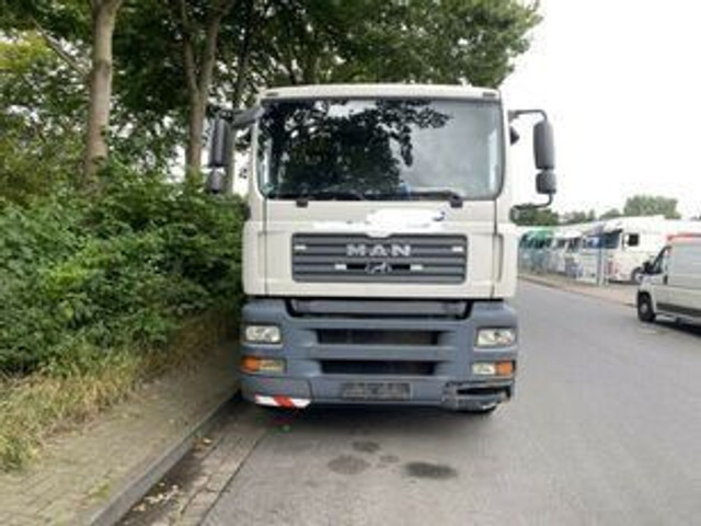 MAN 26.320 Pritsche mit Kran Tirre 170 - משאית צד נופל/ שטוחה, משאית מנוף: תמונה 4 MAN 26.320 Pritsche mit Kran Tirre 170 - משאית צד נופל/ שטוחה, משאית מנוף: תמונה 4