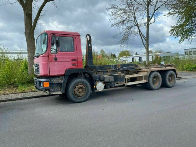 MAN 26.372K 6x4 Abrollkipper AHK Blatt/Blatt - משאית הרמת וו: תמונה 2 MAN 26.372K 6x4 Abrollkipper AHK Blatt/Blatt - משאית הרמת וו: תמונה 2