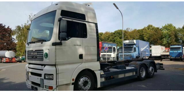 MAN 26.440 TGA BDF 6x2 German Truck - משאית עם שלדת תא: תמונה 1 MAN 26.440 TGA BDF 6x2 German Truck - משאית עם שלדת תא: תמונה 1