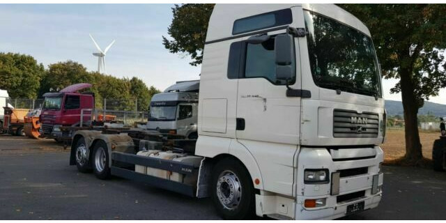 MAN 26.440 TGA BDF 6x2 German Truck - משאית עם שלדת תא: תמונה 3 MAN 26.440 TGA BDF 6x2 German Truck - משאית עם שלדת תא: תמונה 3