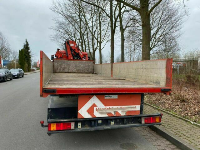 MAN ME18.284 mit Kran Not Aus Hiab 122B - משאית צד נופל/ שטוחה, משאית מנוף: תמונה 2 MAN ME18.284 mit Kran Not Aus Hiab 122B - משאית צד נופל/ שטוחה, משאית מנוף: תמונה 2