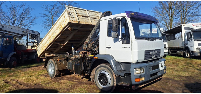 MAN TGM 18.220 4x2 3.S-Kipper mit Kran - מזהיר, משאית מנוף: תמונה 4 MAN TGM 18.220 4x2 3.S-Kipper mit Kran - מזהיר, משאית מנוף: תמונה 4