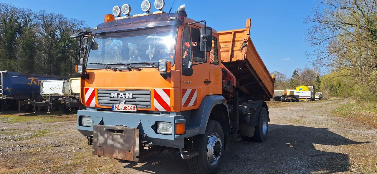 MAN TGM 18.240PS 4x4 3.S-Kipper mit Kran - מזהיר, משאית מנוף: תמונה 2 MAN TGM 18.240PS 4x4 3.S-Kipper mit Kran - מזהיר, משאית מנוף: תמונה 2