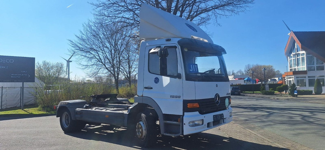 Mercedes-Benz 1328 SZM Atego - יחידת טרקטור: תמונה 1 Mercedes-Benz 1328 SZM Atego - יחידת טרקטור: תמונה 1