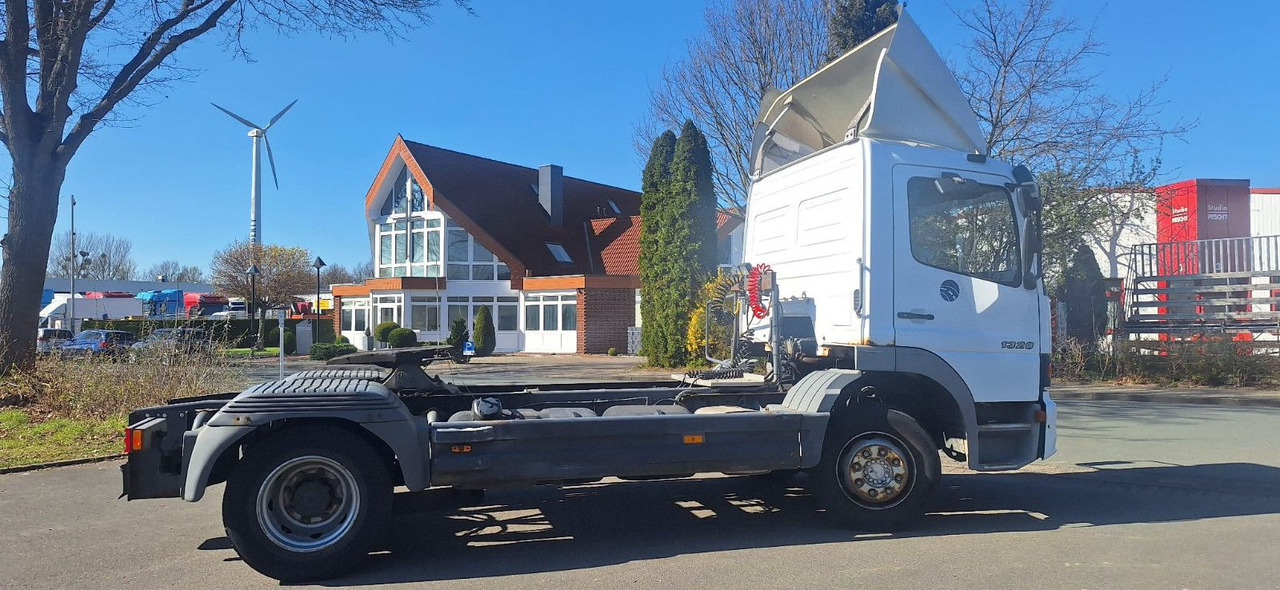 Mercedes-Benz 1328 SZM Atego - יחידת טרקטור: תמונה 3 Mercedes-Benz 1328 SZM Atego - יחידת טרקטור: תמונה 3