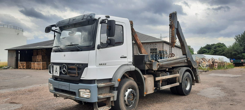 Mercedes-Benz 1833 Absetzkipper - משאית דילוג העמסה: תמונה 1 Mercedes-Benz 1833 Absetzkipper - משאית דילוג העמסה: תמונה 1