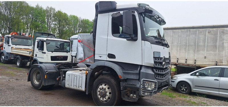 Mercedes-Benz 1840 HD 4x4 Arocs - יחידת טרקטור: תמונה 2 Mercedes-Benz 1840 HD 4x4 Arocs - יחידת טרקטור: תמונה 2