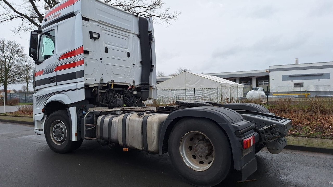 Mercedes-Benz 1845 Arocs 4x4 HD 1-Hand - יחידת טרקטור: תמונה 3 Mercedes-Benz 1845 Arocs 4x4 HD 1-Hand - יחידת טרקטור: תמונה 3