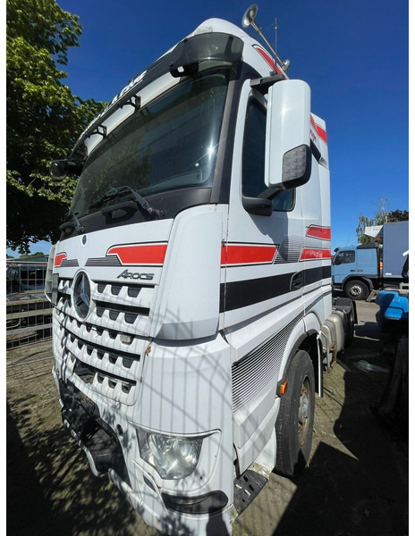 Mercedes-Benz 1845MP4 HD 4x4 - יחידת טרקטור: תמונה 1 Mercedes-Benz 1845MP4 HD 4x4 - יחידת טרקטור: תמונה 1