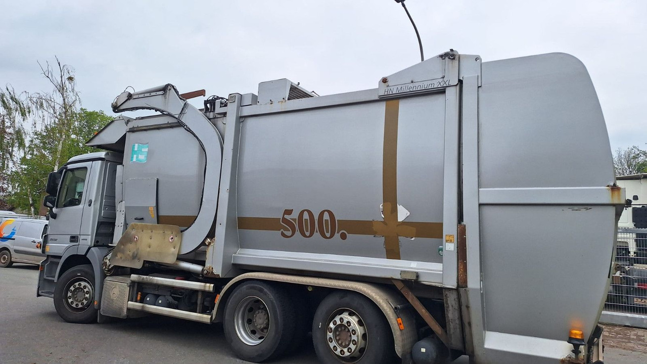 Mercedes-Benz 2532 Actros Überkopflader - משאית אשפה: תמונה 4 Mercedes-Benz 2532 Actros Überkopflader - משאית אשפה: תמונה 4
