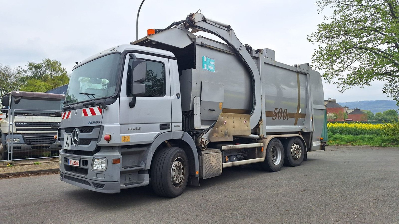 Mercedes-Benz 2532 Actros Überkopflader - משאית אשפה: תמונה 1 Mercedes-Benz 2532 Actros Überkopflader - משאית אשפה: תמונה 1